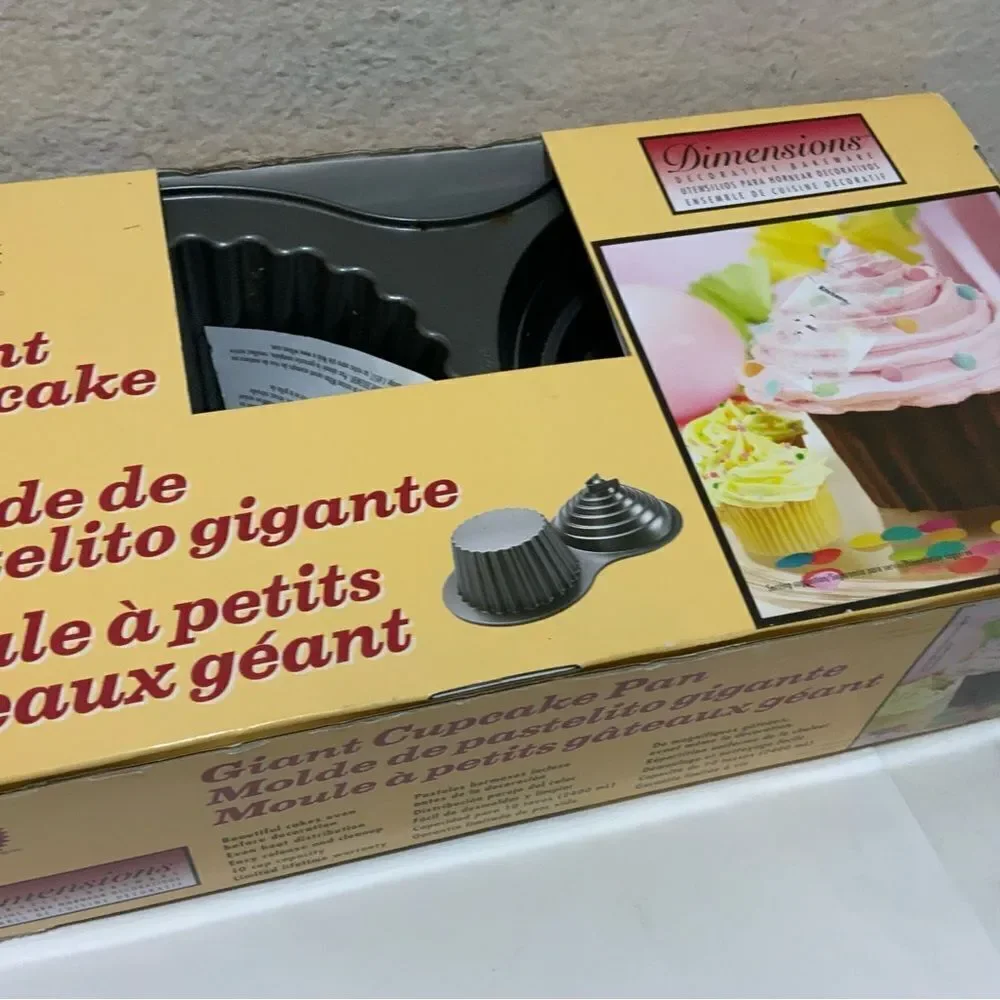 Wilton Giant Cupcake Pan Kitchen Bakeware Non Stick 10 Cup Mold